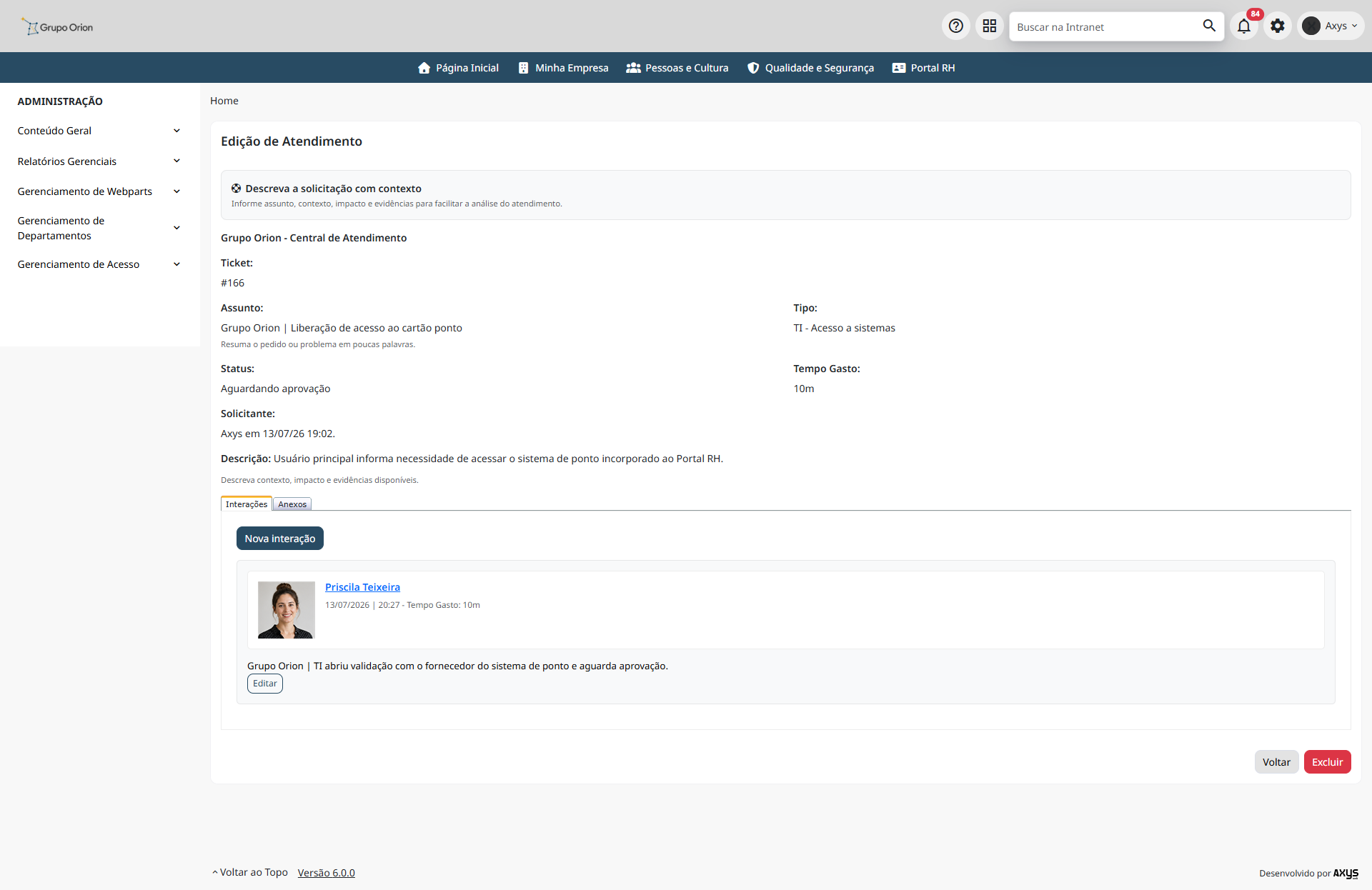 Detalhe do chamado com interações - desktop na Plataforma de Intranet Corporativa